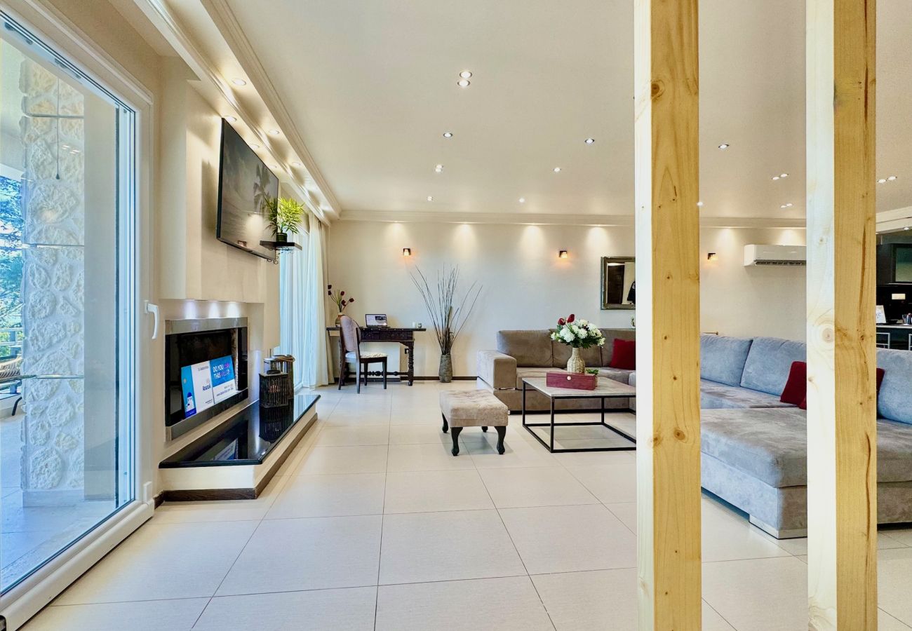 Villa in Sidari - Beachfront Villa Anatoli with private heated pool