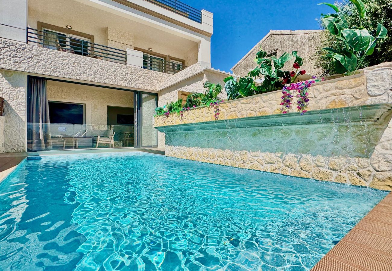 Villa in Sidari - Beachfront Villa Anatoli with private heated pool