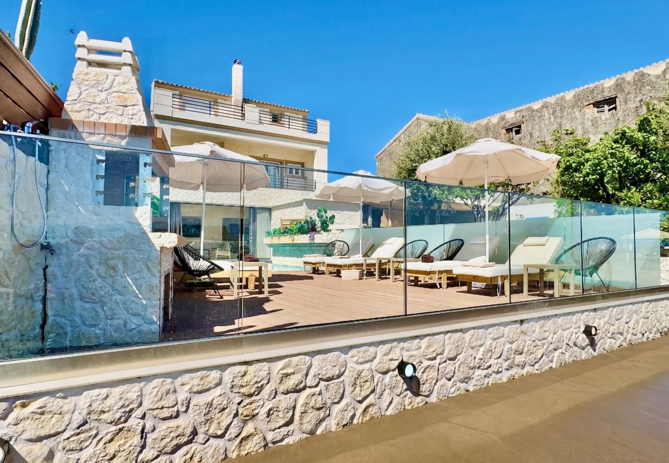 Villa in Sidari - Beachfront Villa Anatoli with private heated pool