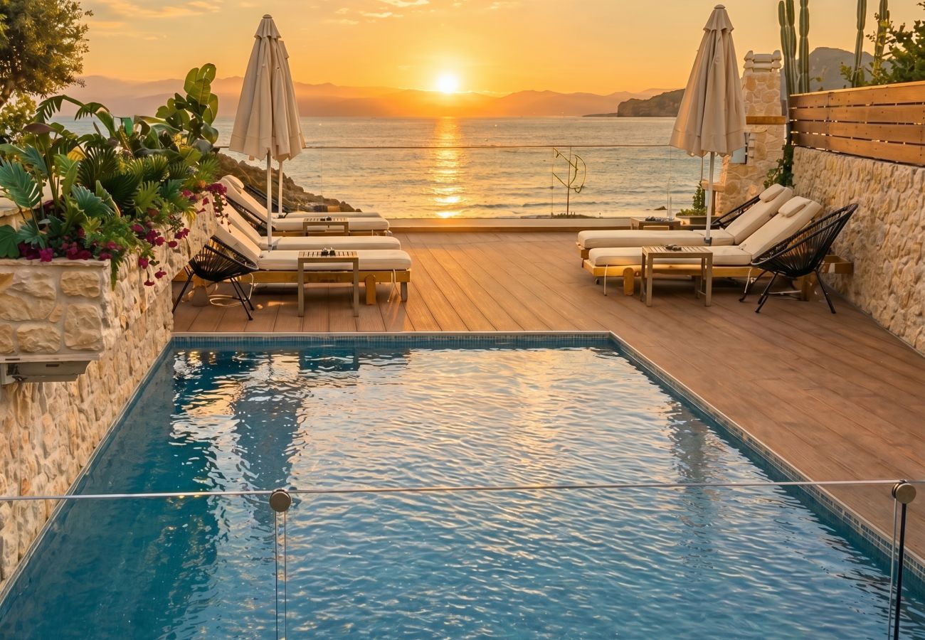 Villa in Sidari - Beachfront Villa Anatoli with private heated pool