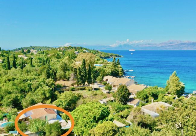 Villa in Kassiopi - Villa Folia with private heatable pool