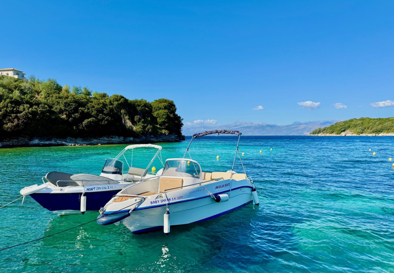 Villa in Kassiopi - Villa Folia with private heatable pool