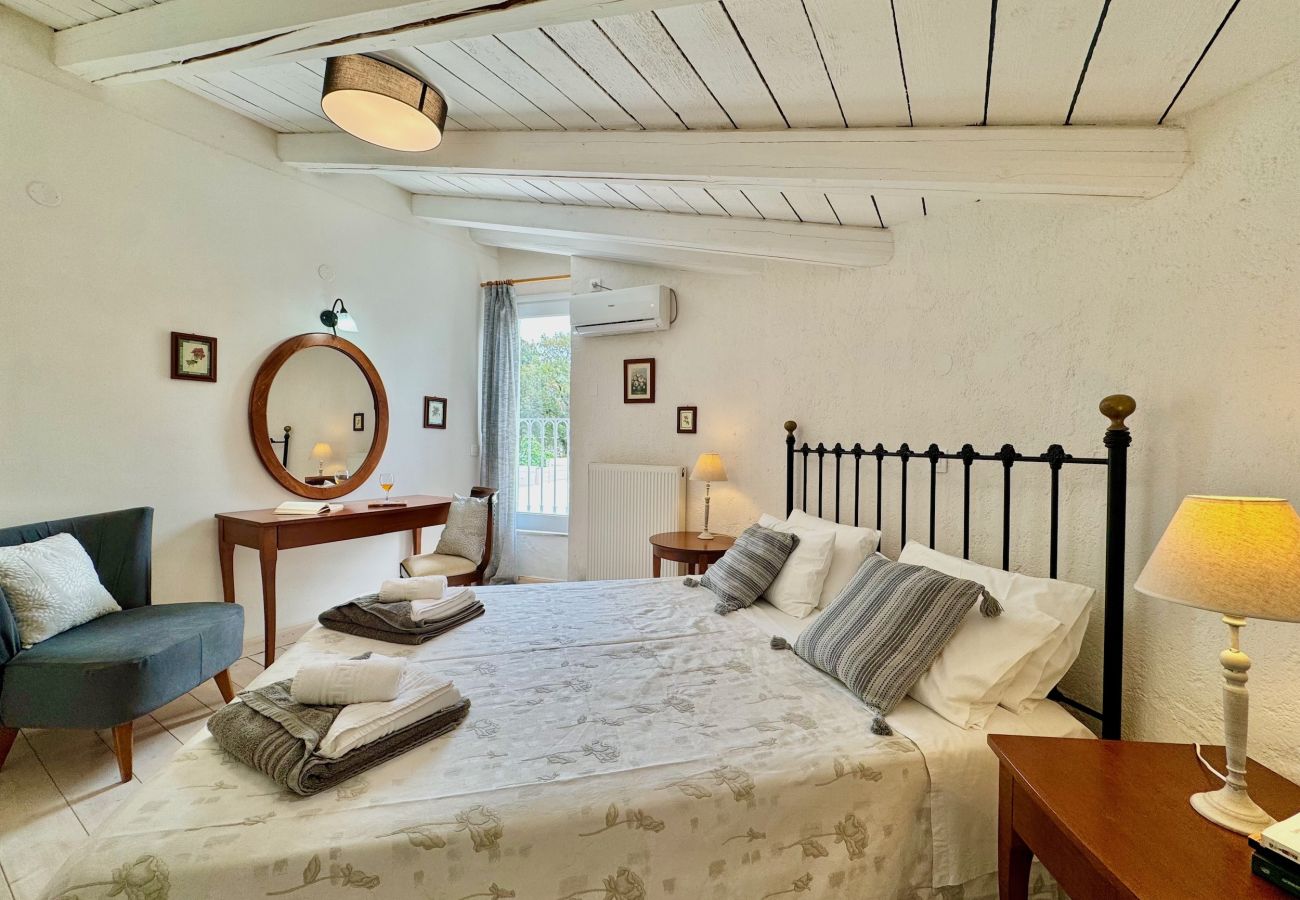 Villa in Kassiopi - Villa Sweet Nest with private heatable pool