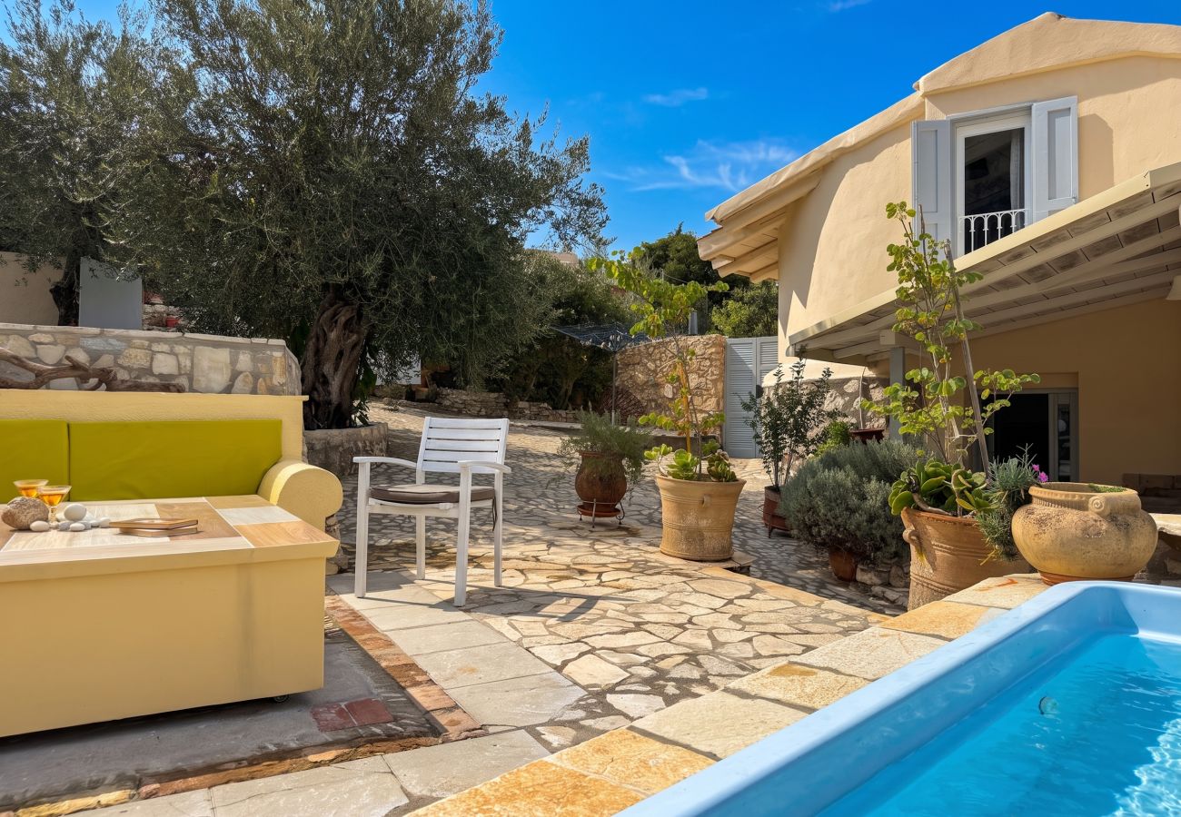 Villa in Kassiopi - Villa Sweet Nest with private heatable pool