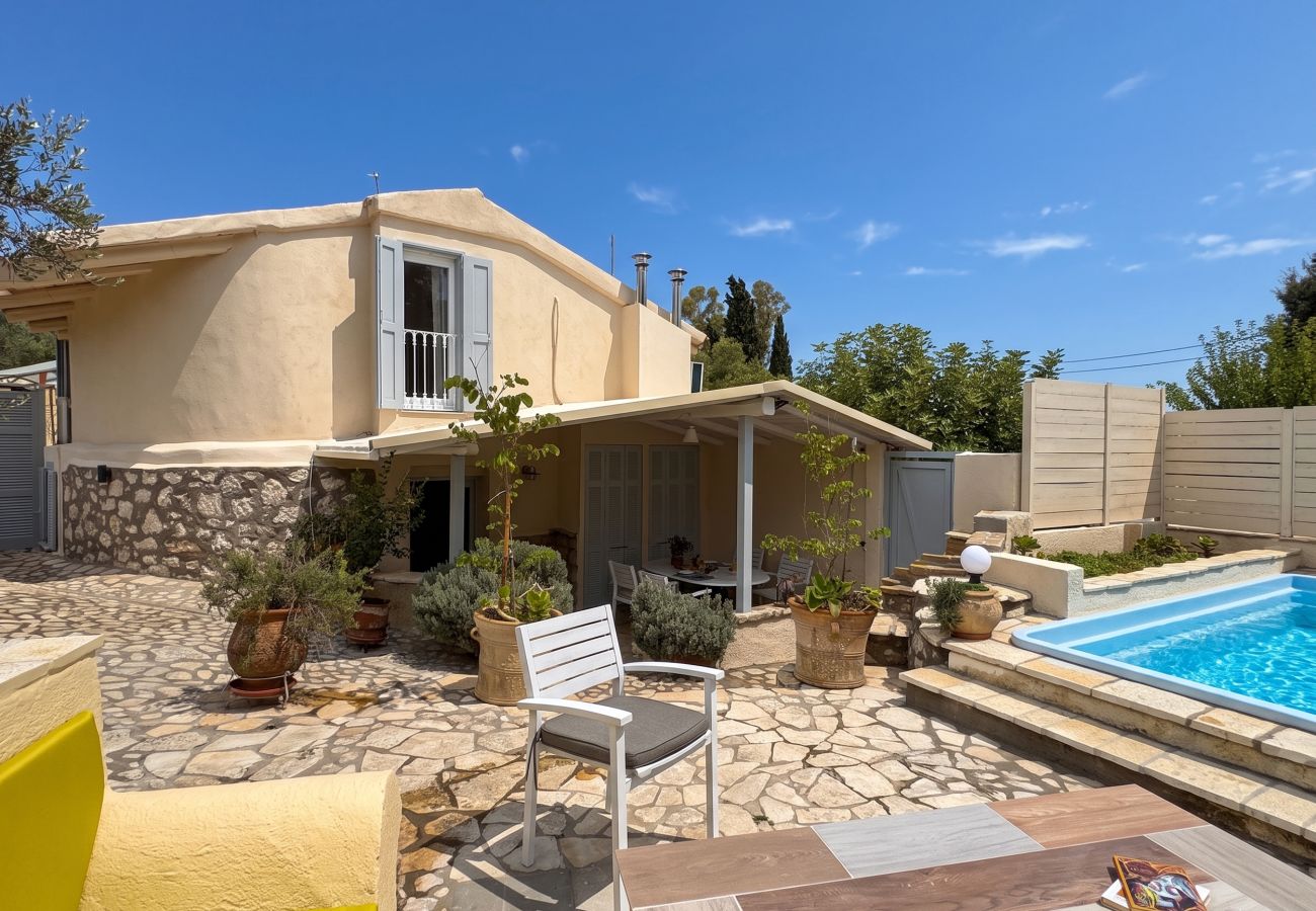 Villa in Kassiopi - Villa Sweet Nest with private heatable pool
