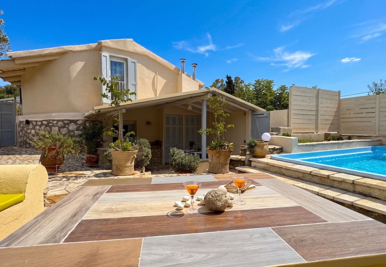 Villa in Kassiopi - Villa Sweet Nest with private heatable pool