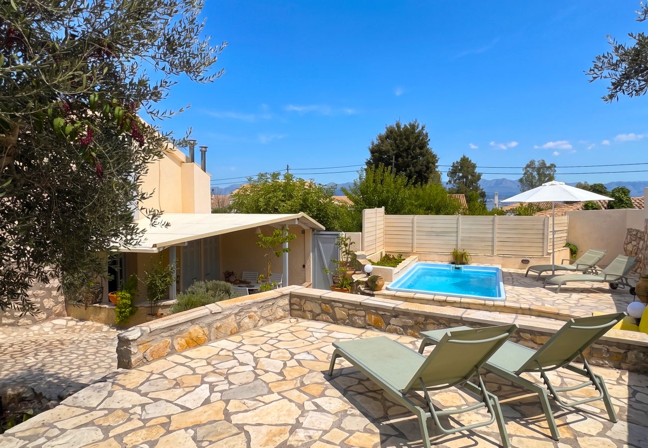 Villa in Kassiopi - Villa Sweet Nest with private heatable pool