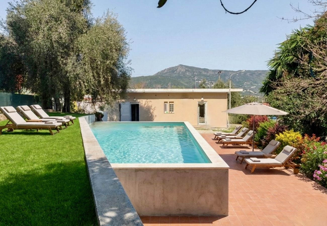 Villa in Dassia - Villa Verve Dassia with private pool