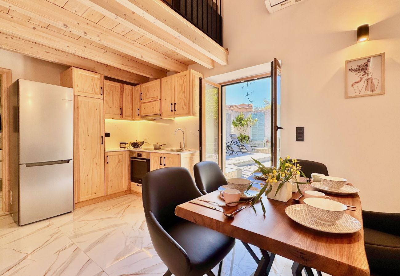 Apartment in Roda - Skouna 1 Luxury Suite