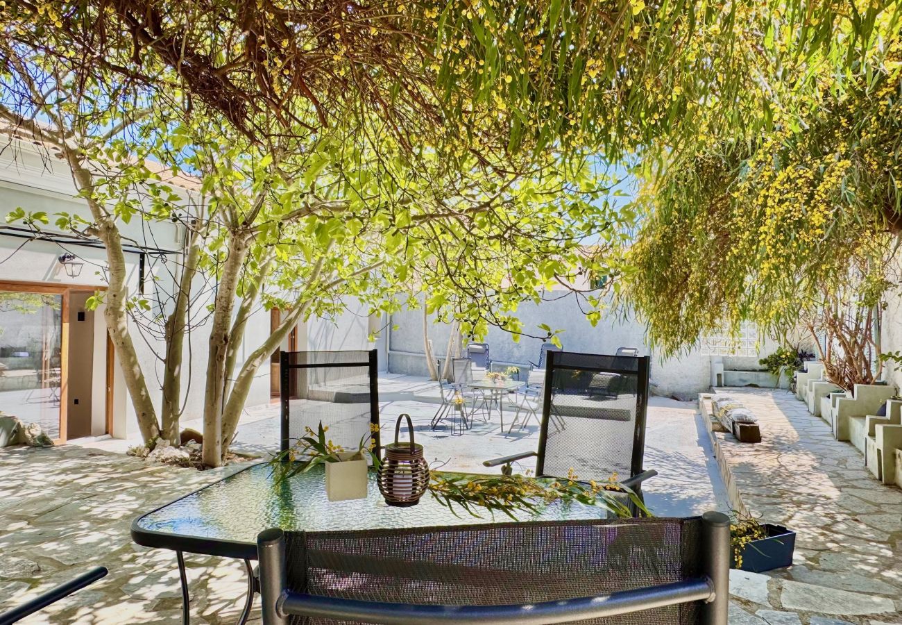 Apartment in Roda - Skouna 2 Luxury Suite