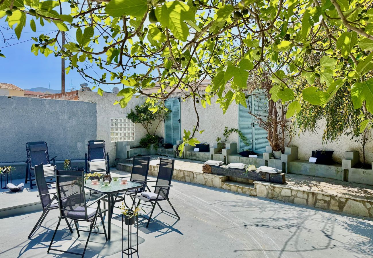 Apartment in Roda - Skouna 2 Luxury Suite