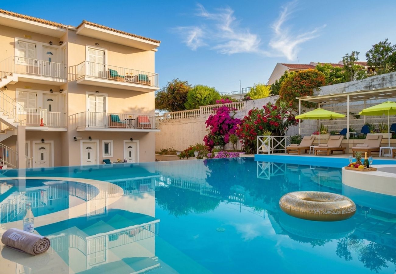 Villa in Ag. Stefanos - Villa Kouros with private pool for up to 32 guests