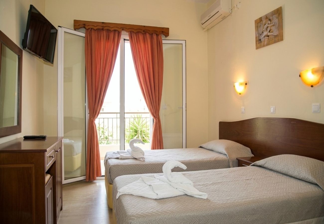 Villa in Ag. Stefanos - Villa Kouros with private pool for up to 32 guests