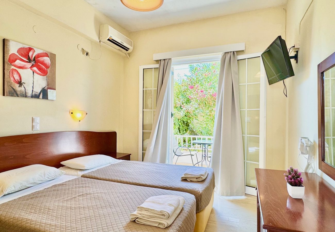 Villa in Ag. Stefanos - Villa Kouros with private pool for up to 32 guests
