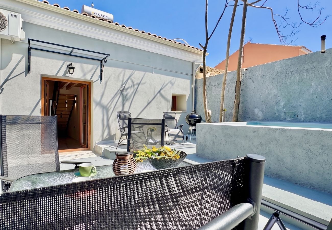 Villa in Roda - Beach Villa Skouna with private pool